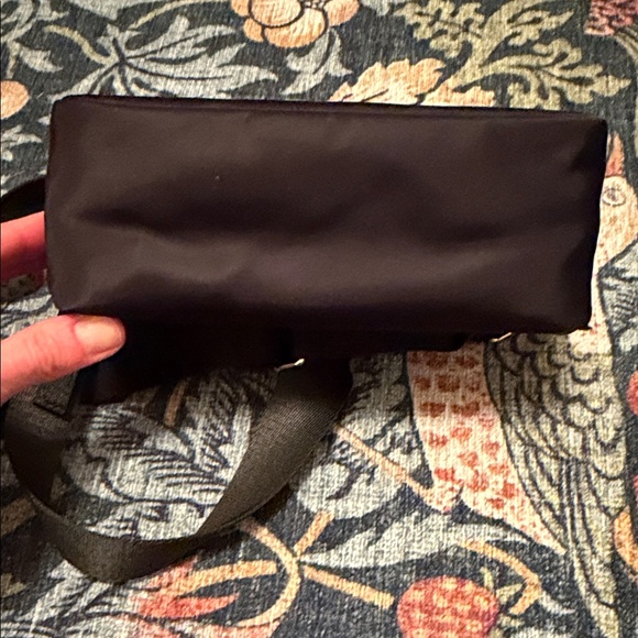 lululemon athletica Black Crossbody Bag 2L - Picture 3 of 5